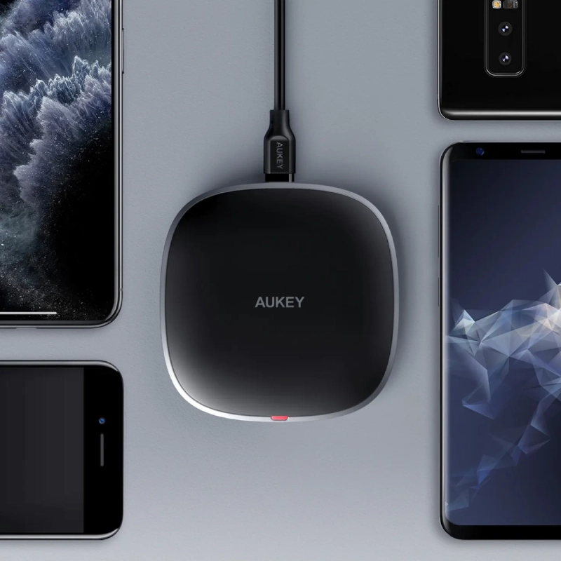 قیمت و خرید شارژر وایرلس 15 وات مگ آکی مدل LC-C6